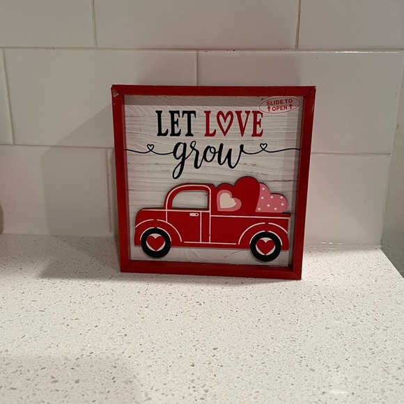 Let love grow Valentine’s Day wooden slide up box - Picture 2 of 4